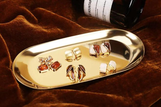 贵耳环惊艳住了谁戴都好看！瓦利棋牌被这10对中古富(图6)