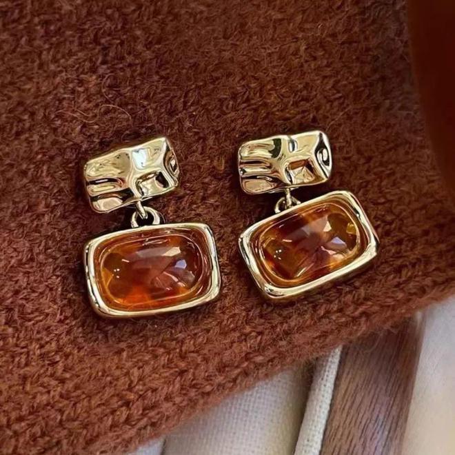 贵耳环惊艳住了谁戴都好看！瓦利棋牌被这10对中古富(图20)