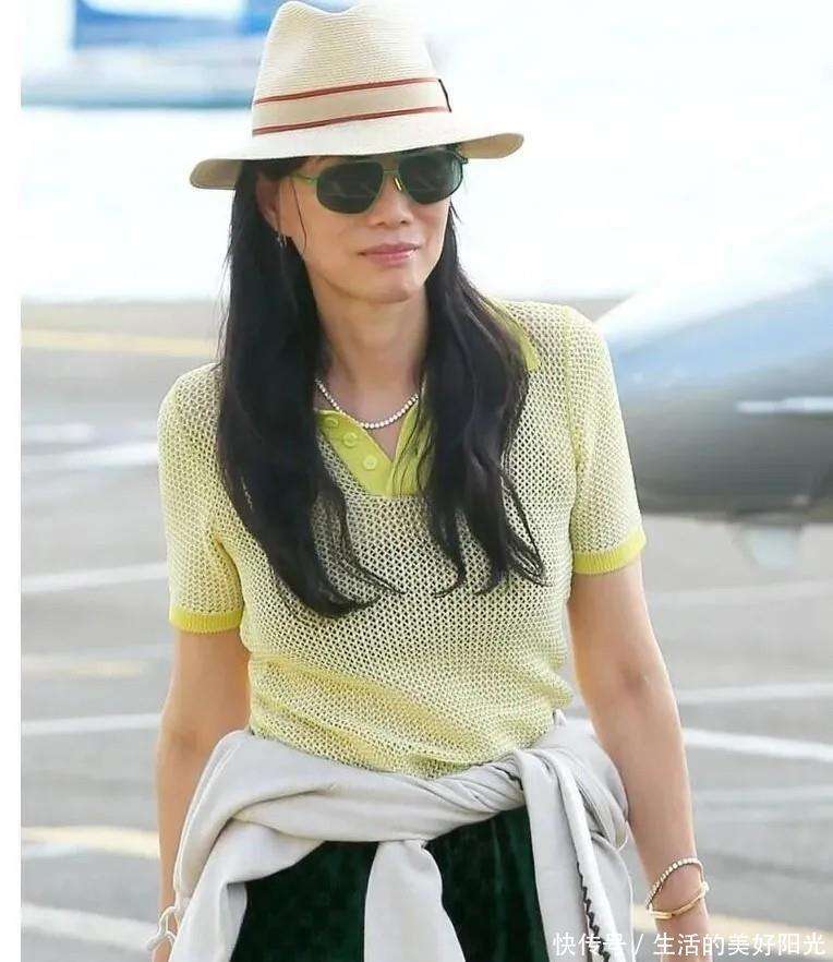 紫色西装 烟管裤像超模又美出国际范瓦力棋